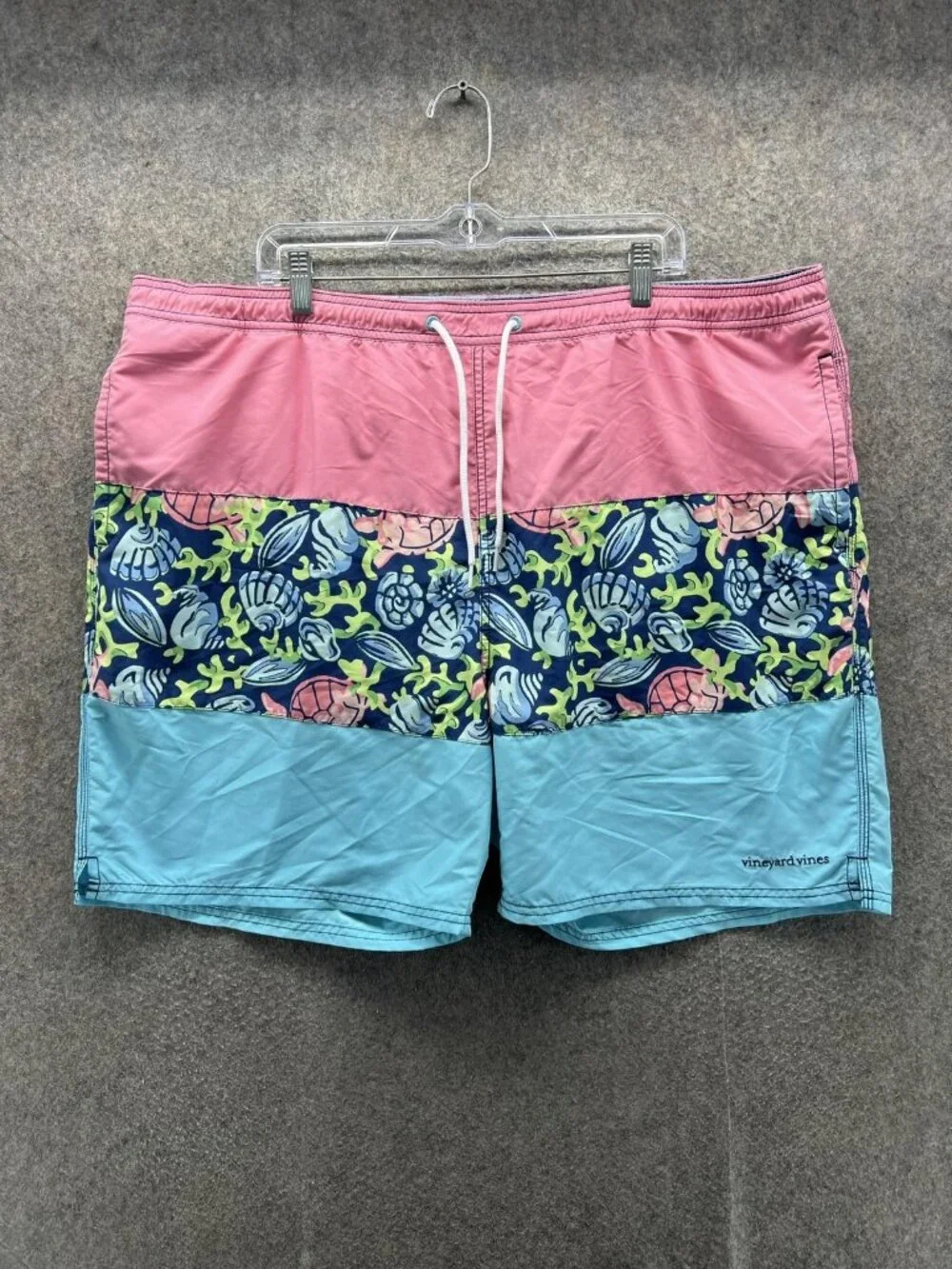 Vineyard Vines Swim Trunks Mens 2XL Tropical Mesh Lined Shorts Floral Print